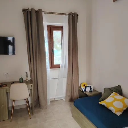 Stella Del Rio * Naro